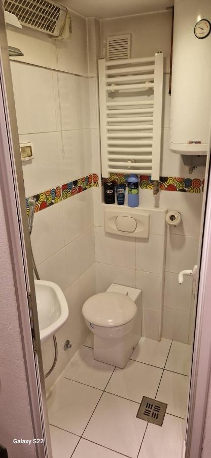 Micro Apartamento Belgrado Exterior foto